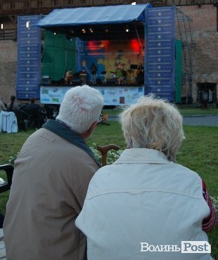 У Луцьку співають джаз до ночі